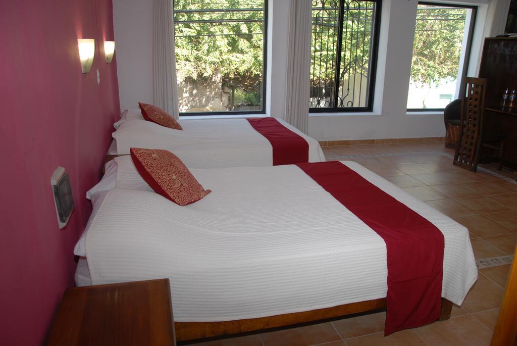 Hotel Aries Y Libra Mérida Room photo