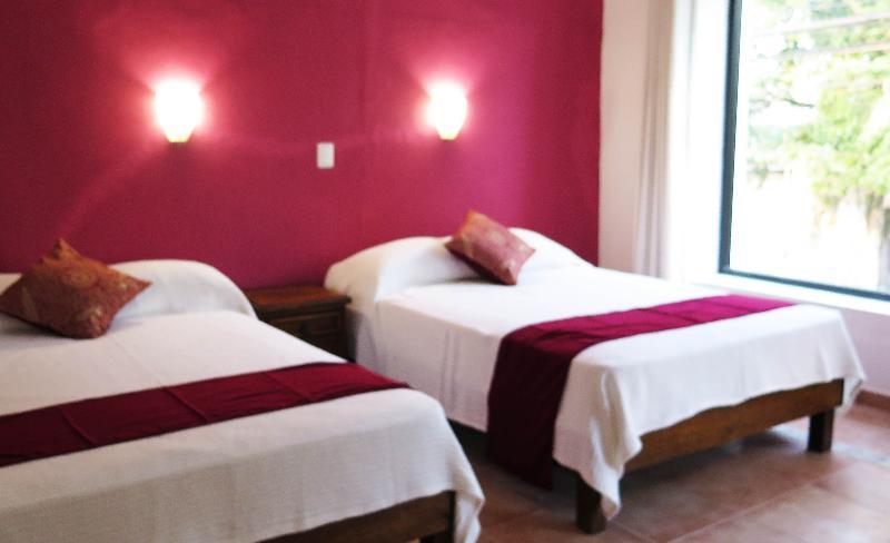 Hotel Aries Y Libra Mérida Exterior photo
